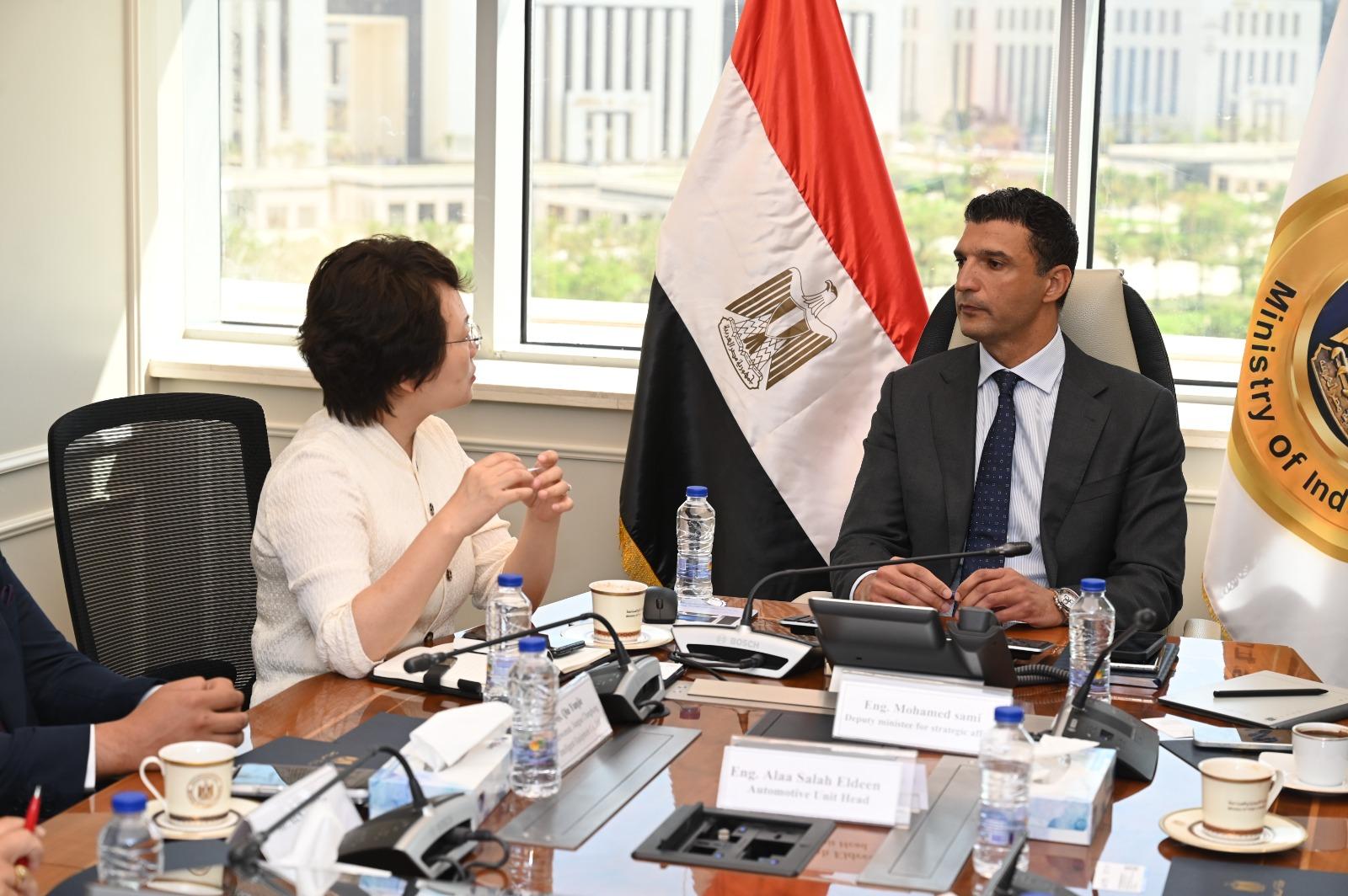 وزير الصناعة
