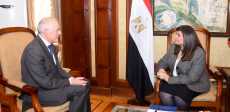 وزيرة الهجرة والسفير الأسترالى