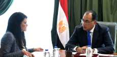 رئيس الوزراء مع وزيرة التعاون الدولى