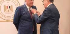 كازاخستان تكرم وزير السياحة