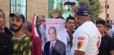 مواطنون يحررون توكيلات لدعم السيسي في الانتخابات