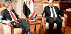 وزير التجارة وسفير إيطاليا