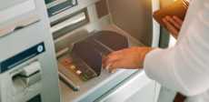 رسوم السحب من ماكينات ATM ومواعيد عمل البنوك في رمضان