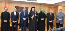 الأنبا توماس يهنئ محافظ الفيوم بعيد الأضحى