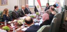 اجتماع وزير الصحة