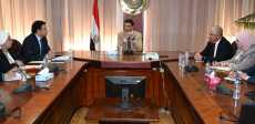خلال الاجتماع