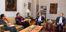 جانب من لقاء وزير الخارجية مع المبعوثة الأممية