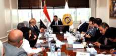 وزير الصناعة خلال اللقاء