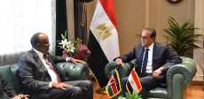 وزير الصحة ونظيره الكيني