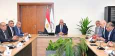 وزير الري خلال الاجتماع