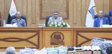 تسليم 100 حقيبة مدرسية للطلاب