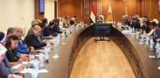 وزير العمل خلال اللقاء