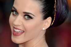 صور| إطلالة كاتى بيرى بـ29 ألف جنيه 