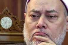 ما حكم إقراض الناس مقابل فائدة؟.. على جمعة يجيب