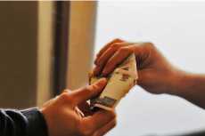 لتلقيه رشوة 50 ألف جنيه.. مدير أملاك الدولة بحى الجناين أمام الجنايات