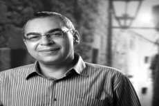 أحمد خالد توفيق يعتذر عن ندوته بمعرض الكتاب