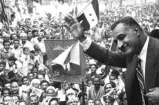 مئوية الزعيم| 13 مشهدًا تروى لحظات الكفاح والموت والبطولة فى حياة ناصر