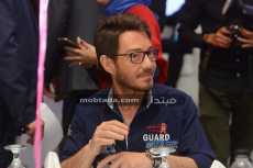 صورة| أحمد زاهر مع يسرا ودينا: «أنا بين قمرين»