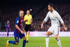 رئيس ريال مدريد السابق يكشف حقيقة رحيل رونالدو