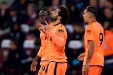 فيديو| أغانى جمهور ليفربول لمحمد صلاح 