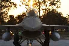 لضمان عدم عودة داعش.. أمريكا تسلم العراق 13 طائرة F-16