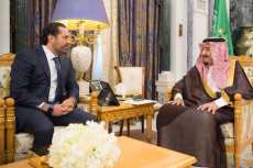 عاجل| الملك سلمان يستقبل الحريرى فى مكتبه بالرياض