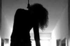 دفن جثة سيدة انتحرت داخل شقتها بـ«شال» فى الوراق