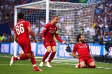 من هى الفتاة التى اقتحمت ملعب نهائى دورى أبطال أوروبا؟
