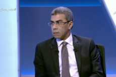 ياسر رزق يتقدم ببلاغ للنائب العام ضد جريدة وموقع تابعين للإخوان