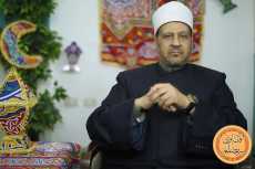 إخراج زكاة الفطر نقود أم حبوب؟ (فيديو)