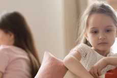 احذرى .. 4 أخطاء تقع فيها الأم أمام طفلها