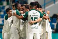 الأهلي يكتسح الفتح برباعية نظيفة في الدوري السعودي (فيديو)