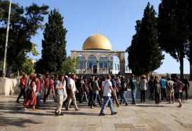 محافظة القدس: عشرات المستوطنين يواصلون اقتحام الأقصى تحت حماية الاحتلال