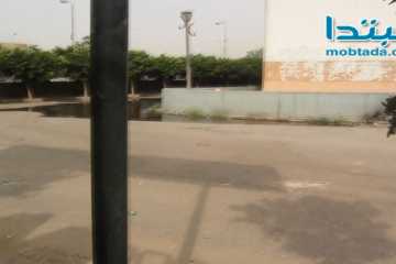 بالوعة صرف صحى تغرق احد اجناب جامعة الازهر