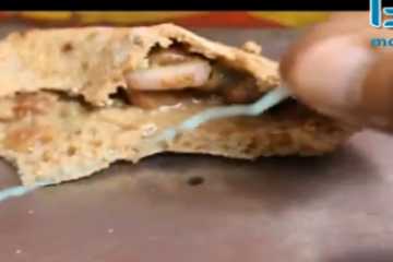 عيش الغلابة محشى بالبلاستيك