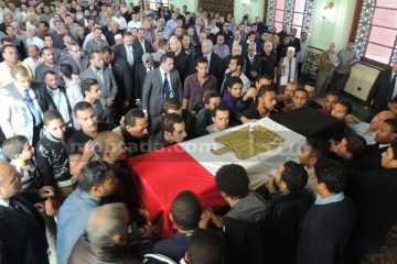 وزير الداخلية يتقدم جنازة شهيد الامن المركزى