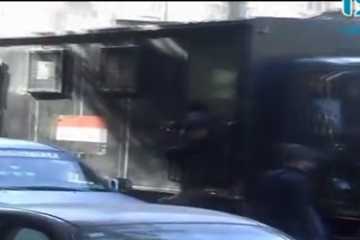 الشرطة تطبق قانون التظاهر وتغلق شارع عبد الخالق ثروت