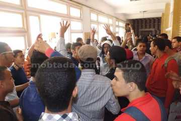 إضراب طلاب "المحظورة" عن الدراسة بـ"صيدلة"،و"  آداب" الإسكندرية