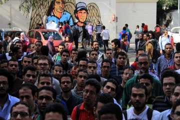 وقفة إحتجاجية لطلبة جامعة القاهرة للتنديد بمقتل زميلهم