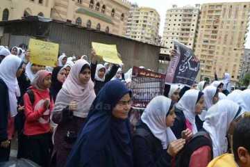 مسيرة لطلاب المحظورة بالمجمع النظرى بجامعة الإسكندرية