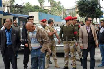 الجيش يشارك فى إزالة العقارات المخالفة بأحياء الإسكندرية