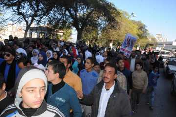 مسيرة تجوب شوارع المنصورة تندد بالارهاب وتهتف ضد الاخوان