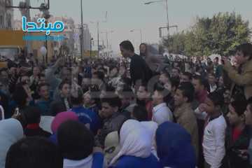 أهالي المنصورة يهتفون: "ياللي بتقتل الجنود، وقف أمك ع الحدود"