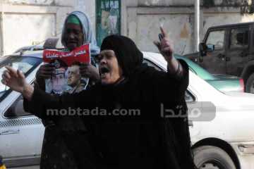 سيدتان تهتفان للسيسي وتغنيان «تسلم الأيادي»