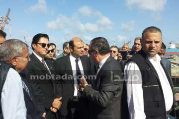 وزير التموين فى ميناء الإسكندرية‎