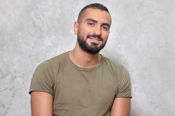 محمد الشرنوبي يكشف كواليس مشواره الفني مع إسعاد يونس في «صاحبة السعادة»