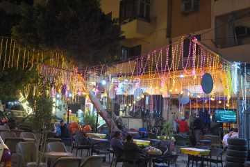 شهر الفرحة.. شوارع القاهرة تتزين لـ رمضان