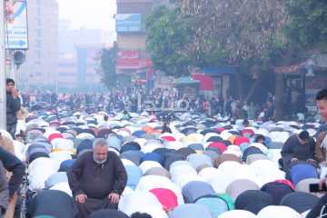 في الوراق.. الآلاف يؤدون صلاة العيد بمشاركة الأطفال والنساء