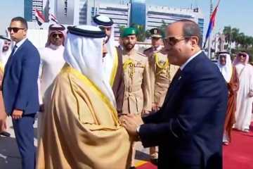 الرئيس السيسي يودّع عاهل البحرين بمطار القاهرة الدولي