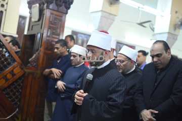 أسامة الأزهري يؤم صلاة الجنازة على وزير الأوقاف الأسبق «محمد محجوب»